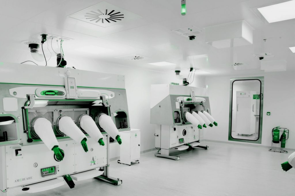Bagaimana Cleanroom for Pharmacy Industries Meningkatkan Efisiensi dan Kualitas dalam Industri Farmasi?